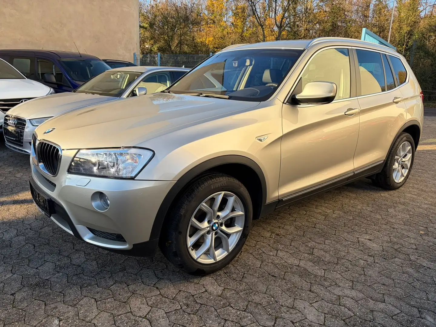 BMW X3 xDrive 20 i SpSitze/Kamera/Xenon/elHeckklappe Silber - 1
