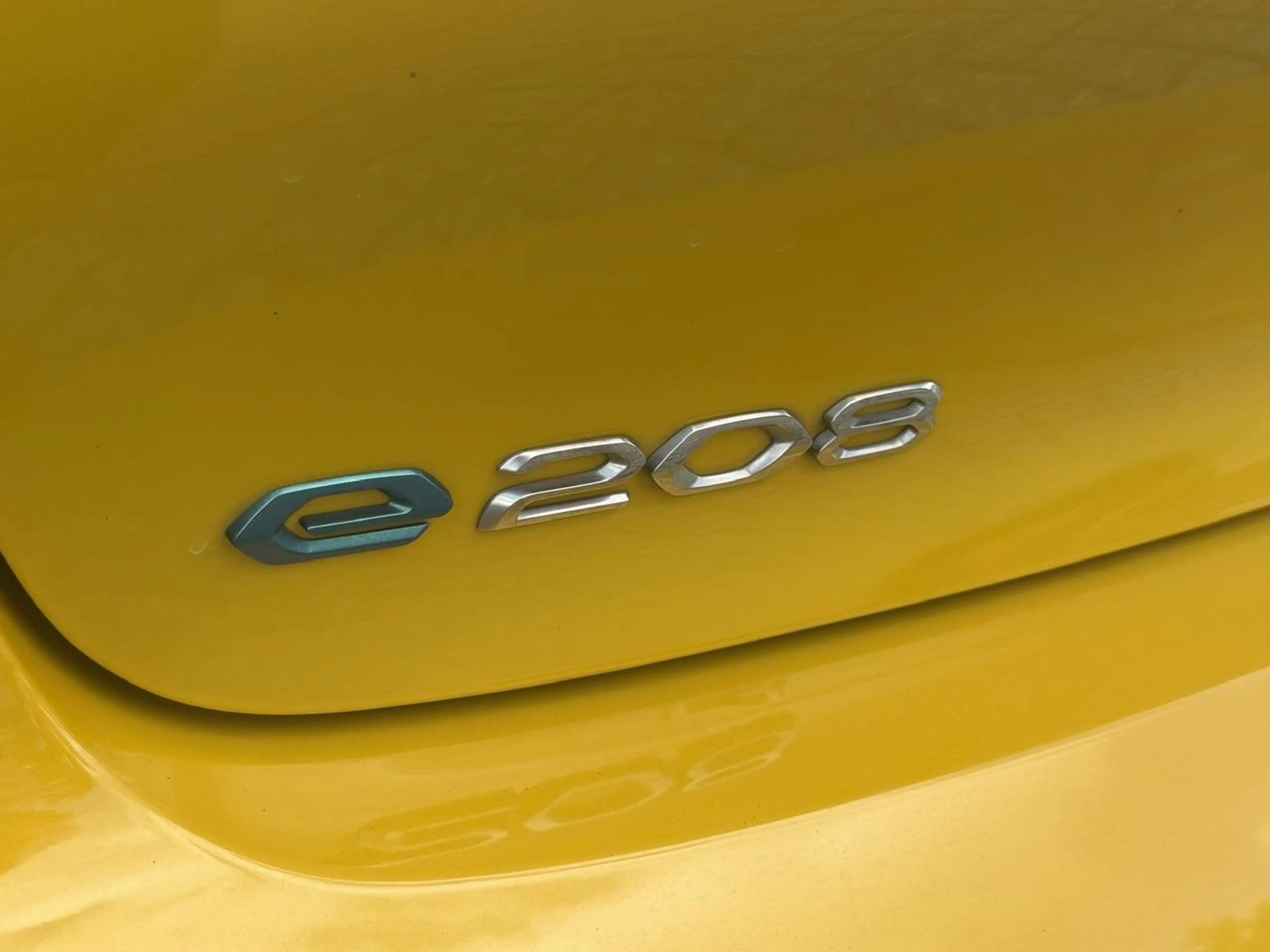 Peugeot e-208 EV Active Pack 50 kWh Navigatie | Cruise control | — photo 21