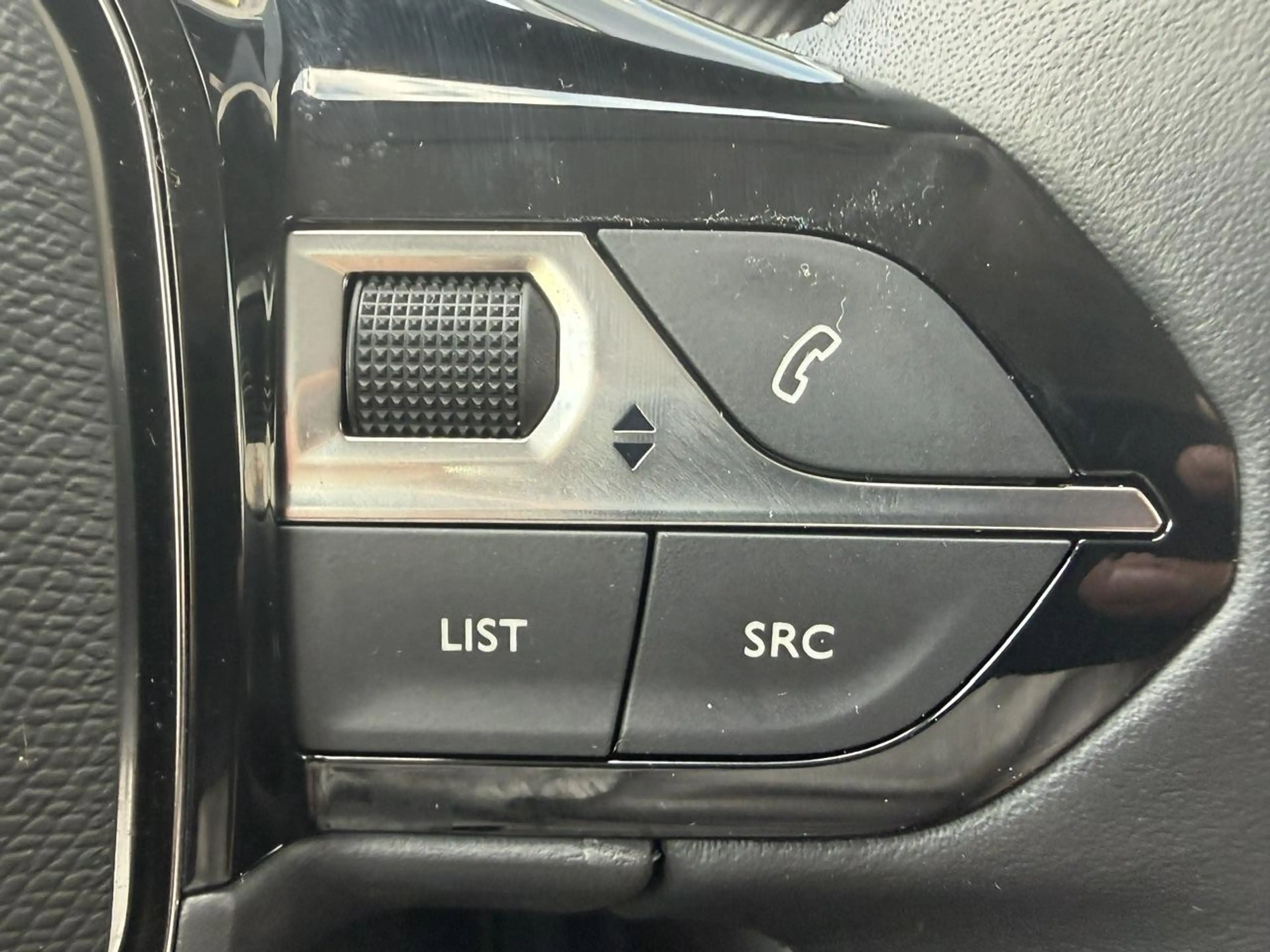 Peugeot e-208 EV Active Pack 50 kWh Navigatie | Cruise control | — photo 30
