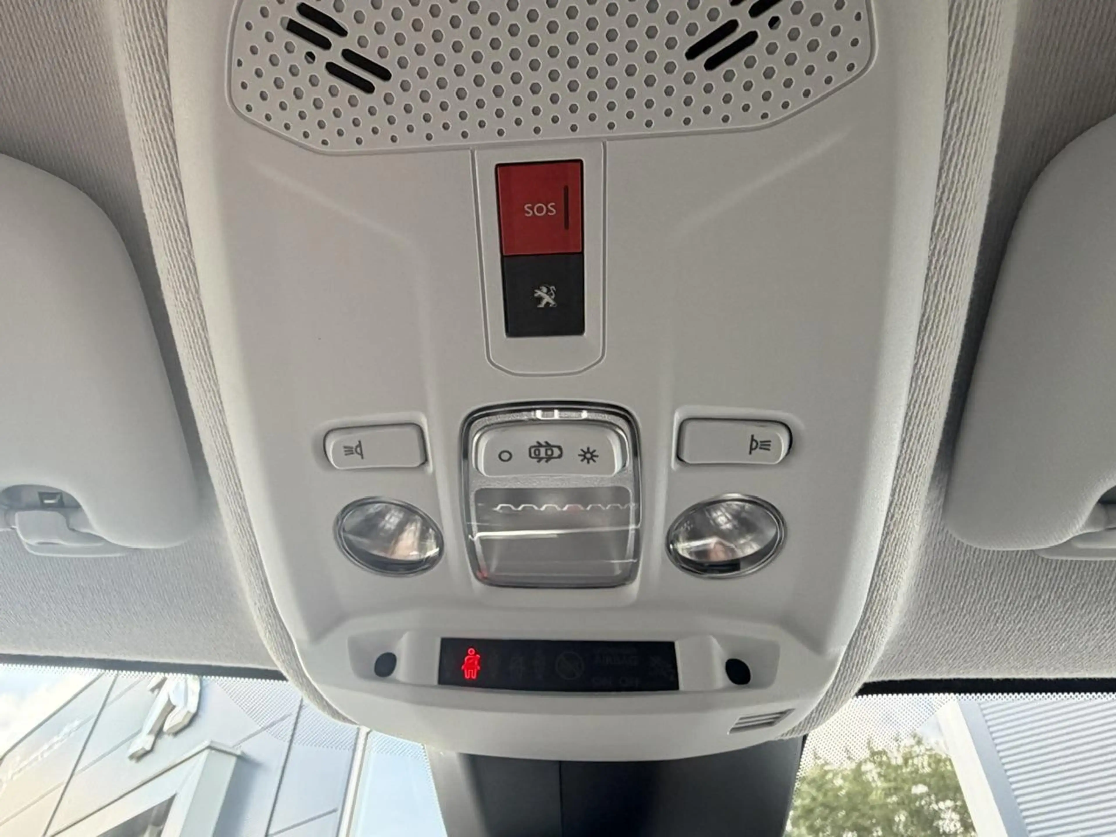 Peugeot e-208 EV Active Pack 50 kWh Navigatie | Cruise control | — photo 44