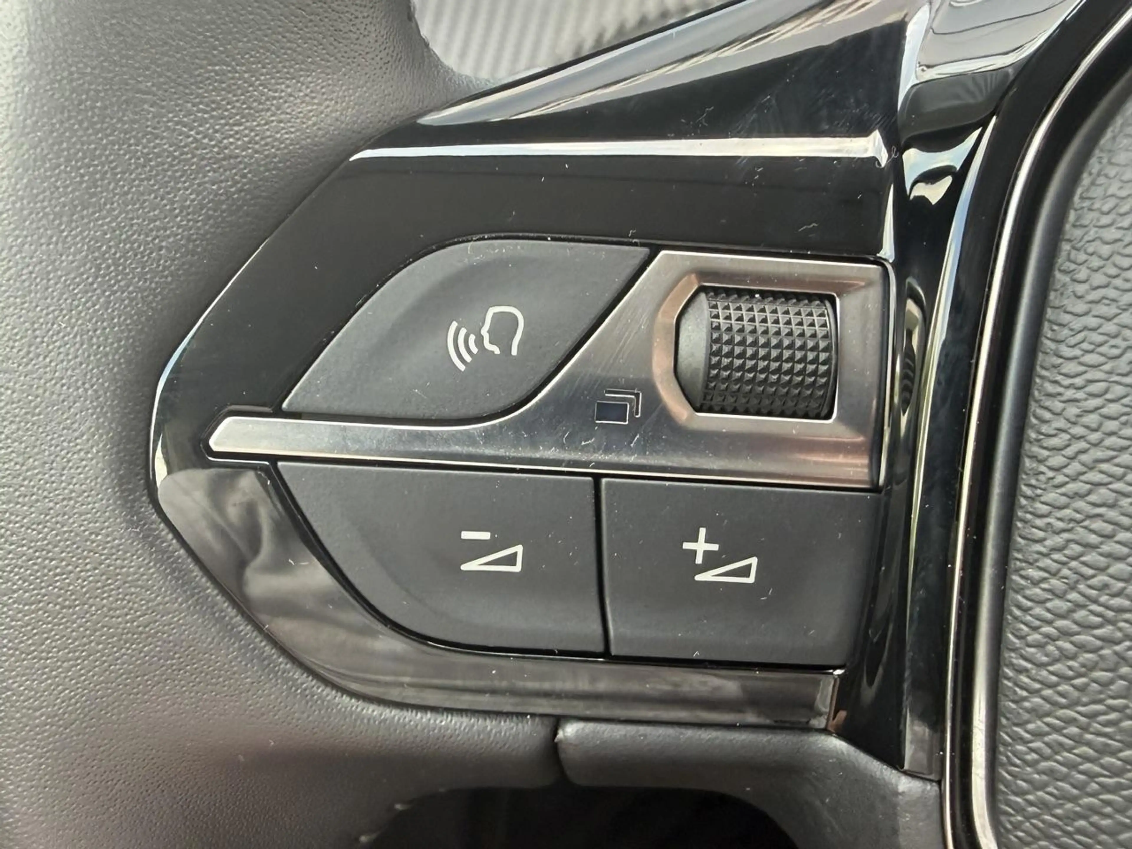 Peugeot e-208 EV Active Pack 50 kWh Navigatie | Cruise control | — photo 29
