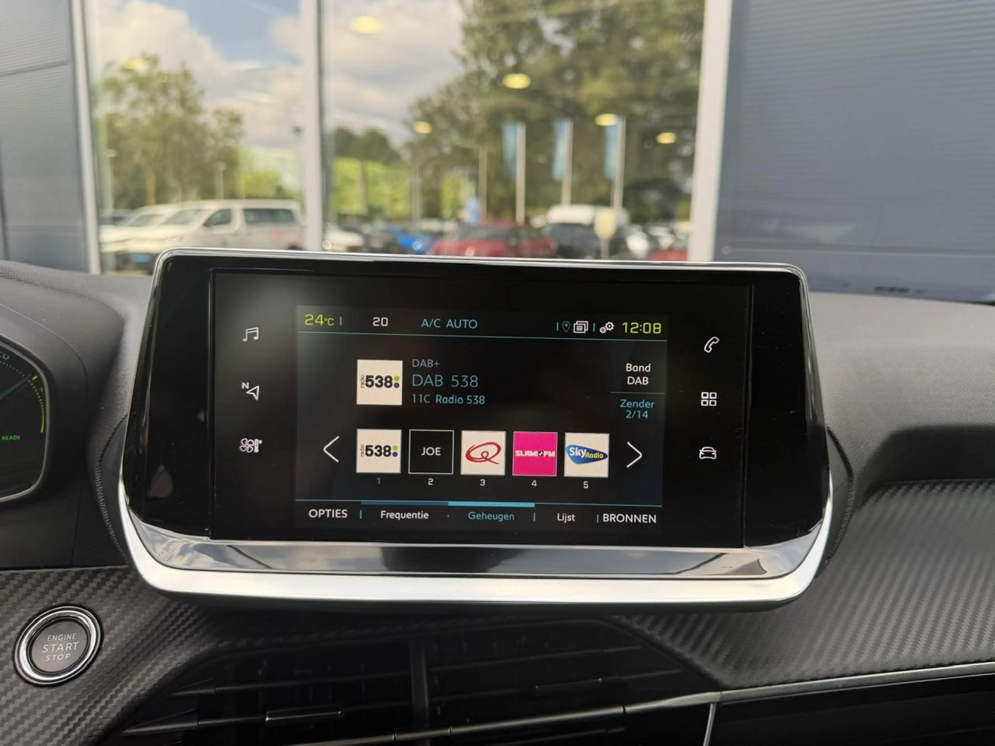 Peugeot e-208 EV Active Pack 50 kWh Navigatie | Cruise control | — photo 32