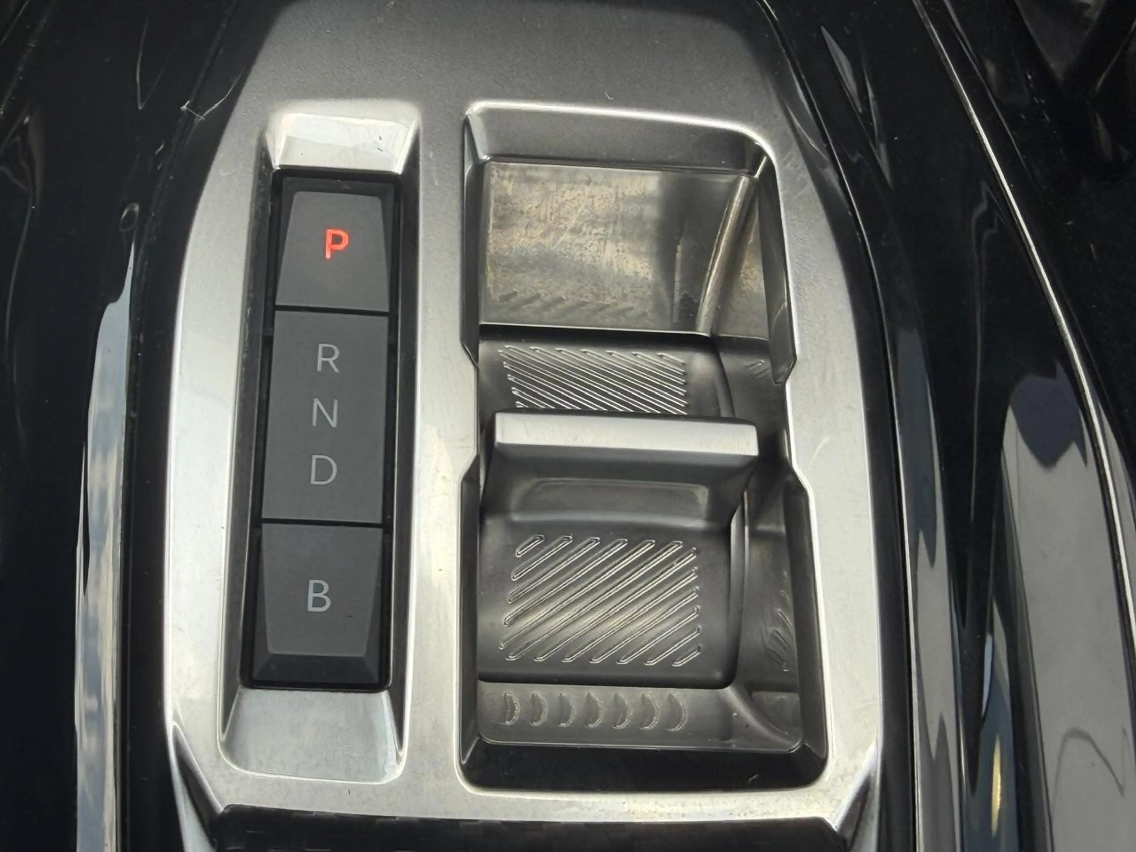 Peugeot e-208 EV Active Pack 50 kWh Navigatie | Cruise control | — photo 40