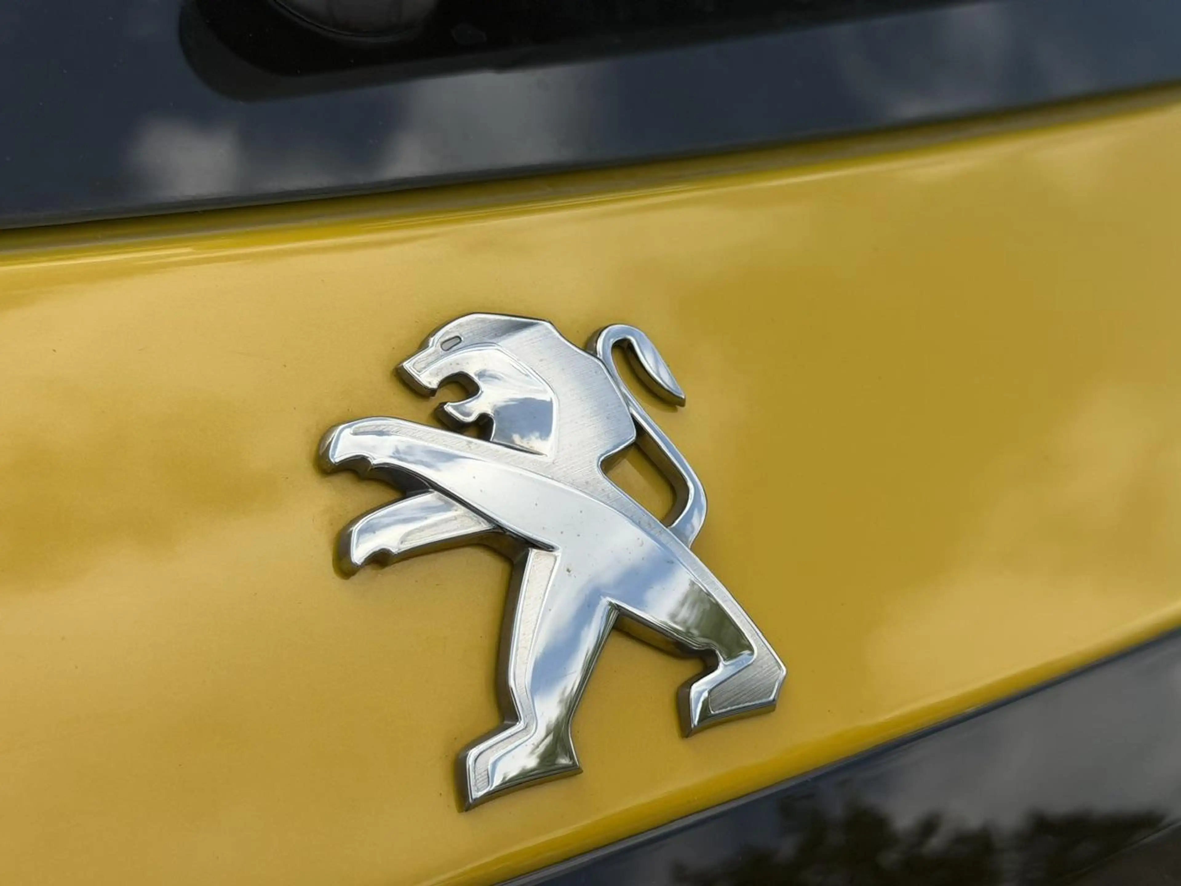 Peugeot e-208 EV Active Pack 50 kWh Navigatie | Cruise control | — photo 24