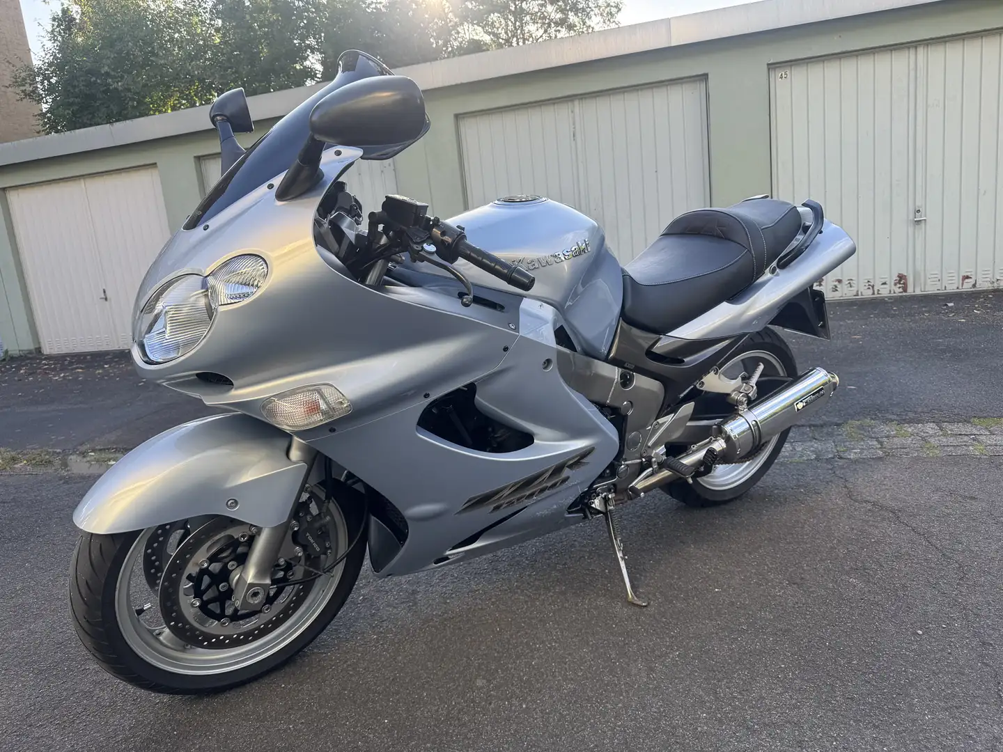 Kawasaki ZZR 1200 Zilver - 2