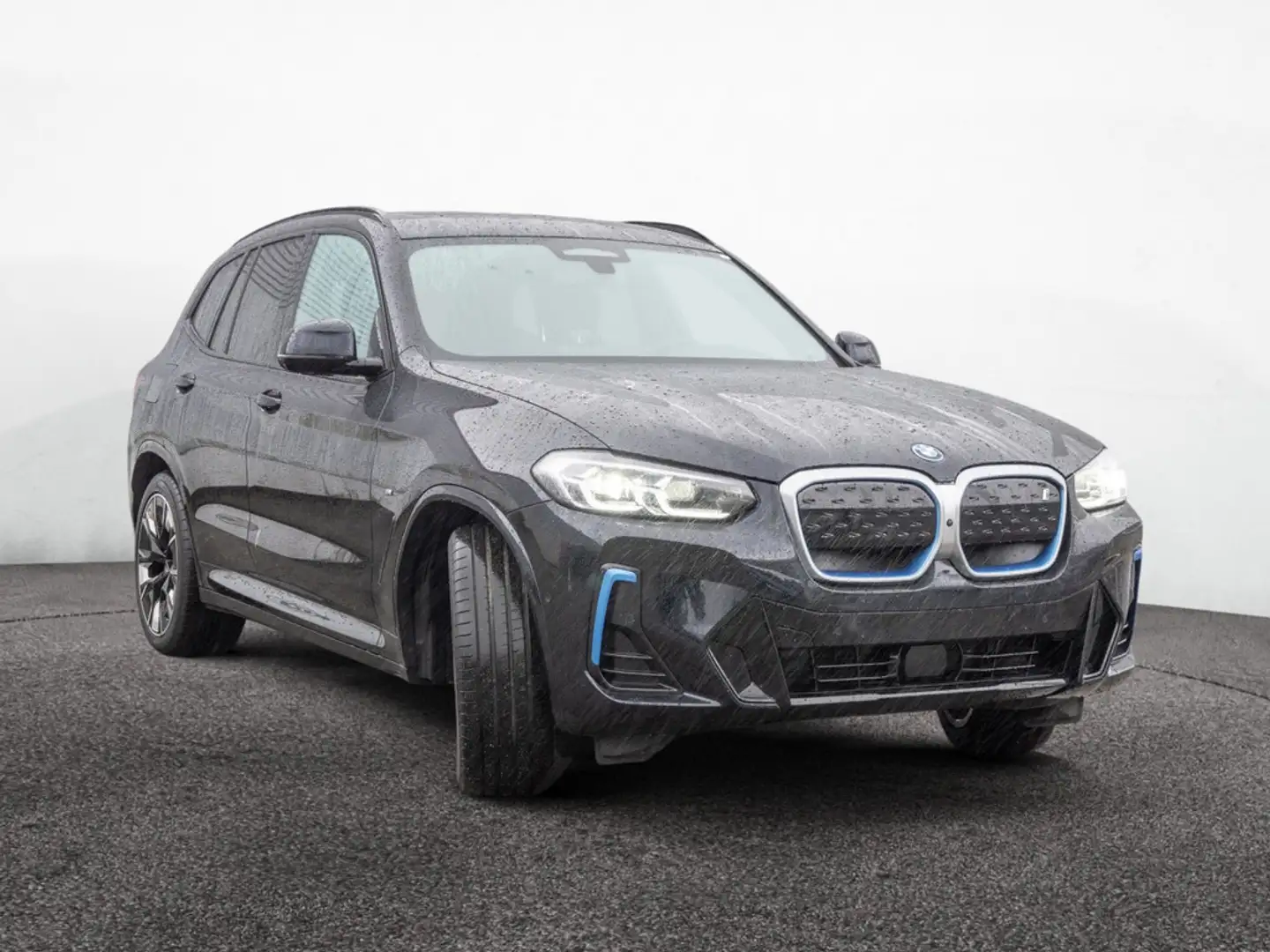 BMW iX3 Impressive M-Sport 360°+PANO+LEDER+AHK+NA Schwarz - 2
