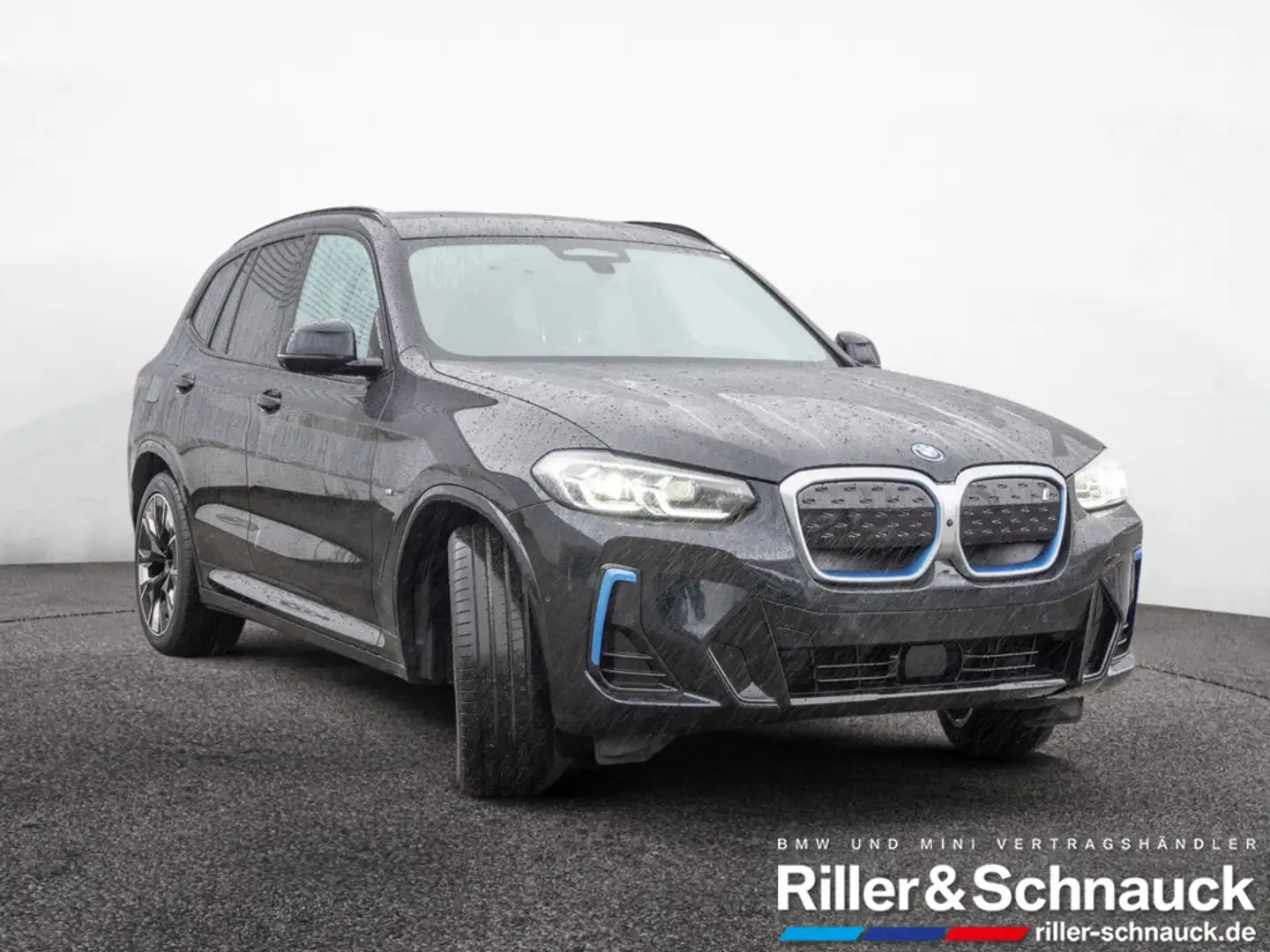 BMW iX3 Impressive M-Sport 360°+PANO+LEDER+AHK+NA Schwarz - 2