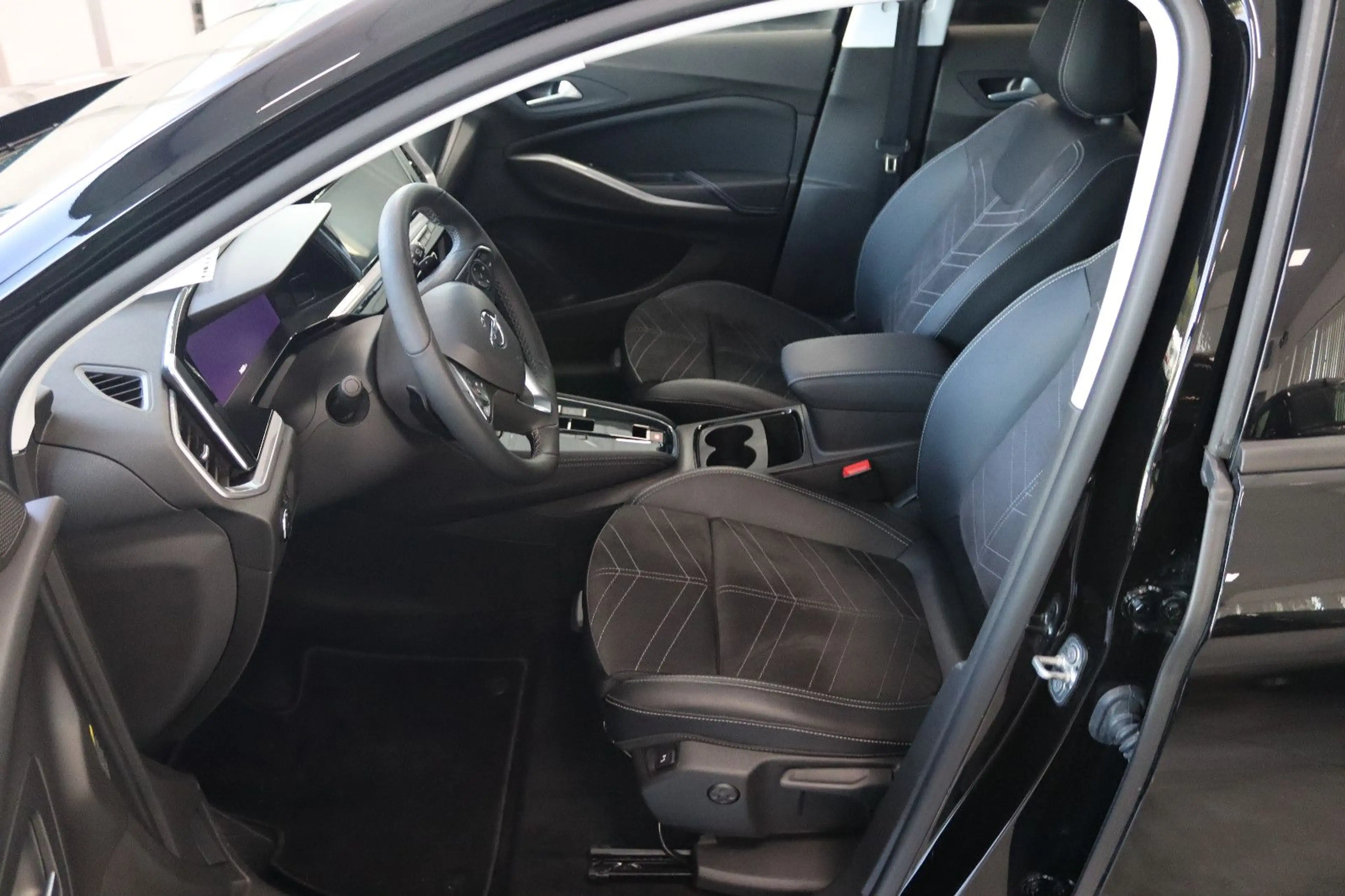 Opel Grandland X Grandland 1.2 Turbo GS Line * 1.HAND * — photo 9