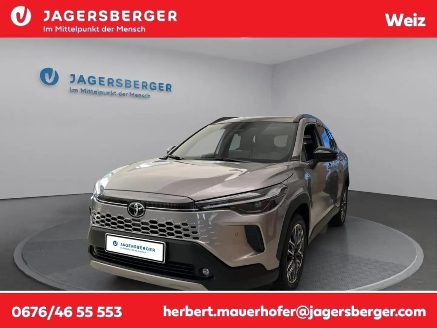 Toyota Corolla Cross 2,0 Hybrid Active Drive 2WD Silber - 1
