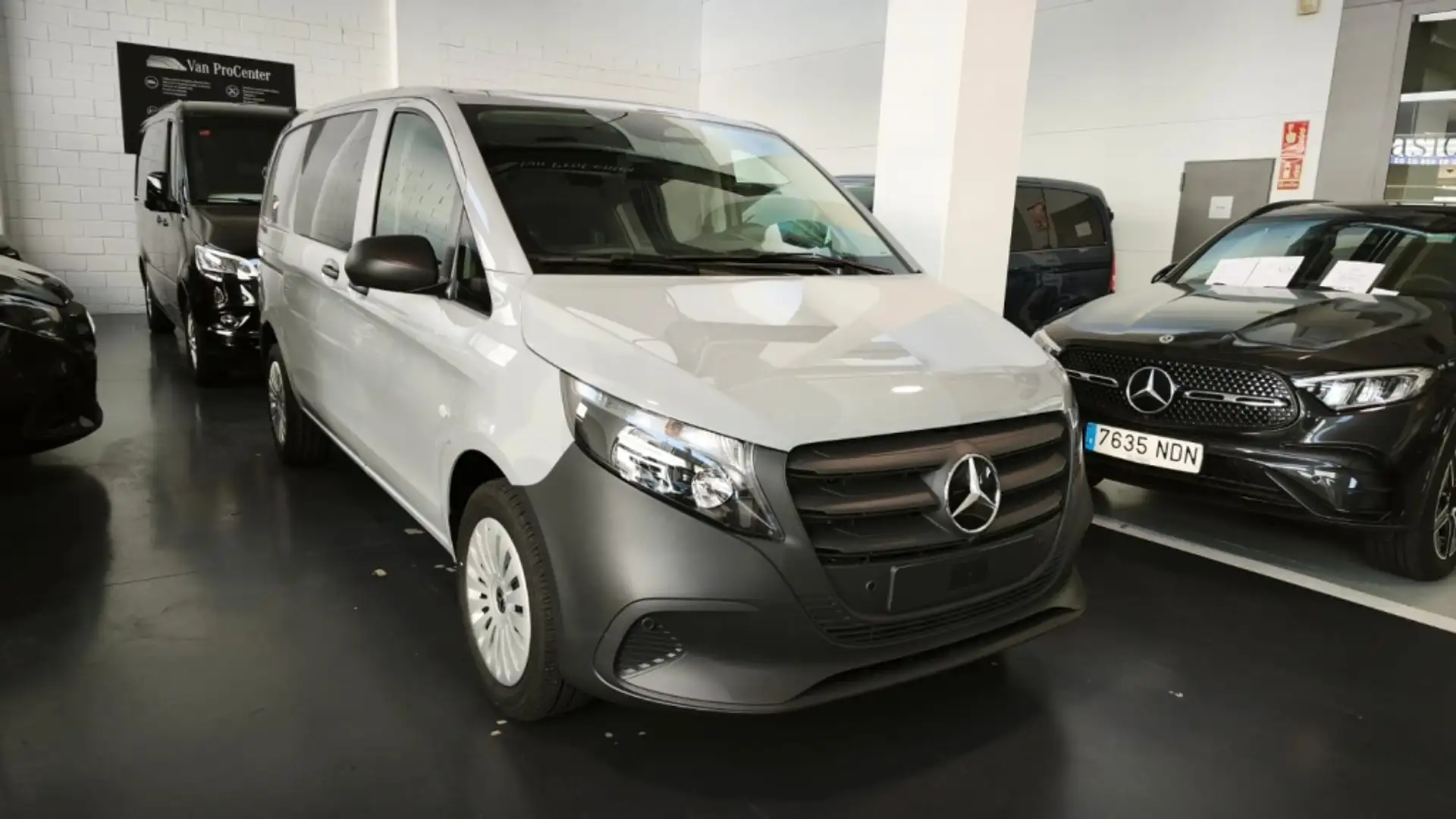Mercedes-Benz Vito Mixto 114CDI Compacta 9G-Tronic Gris - 2
