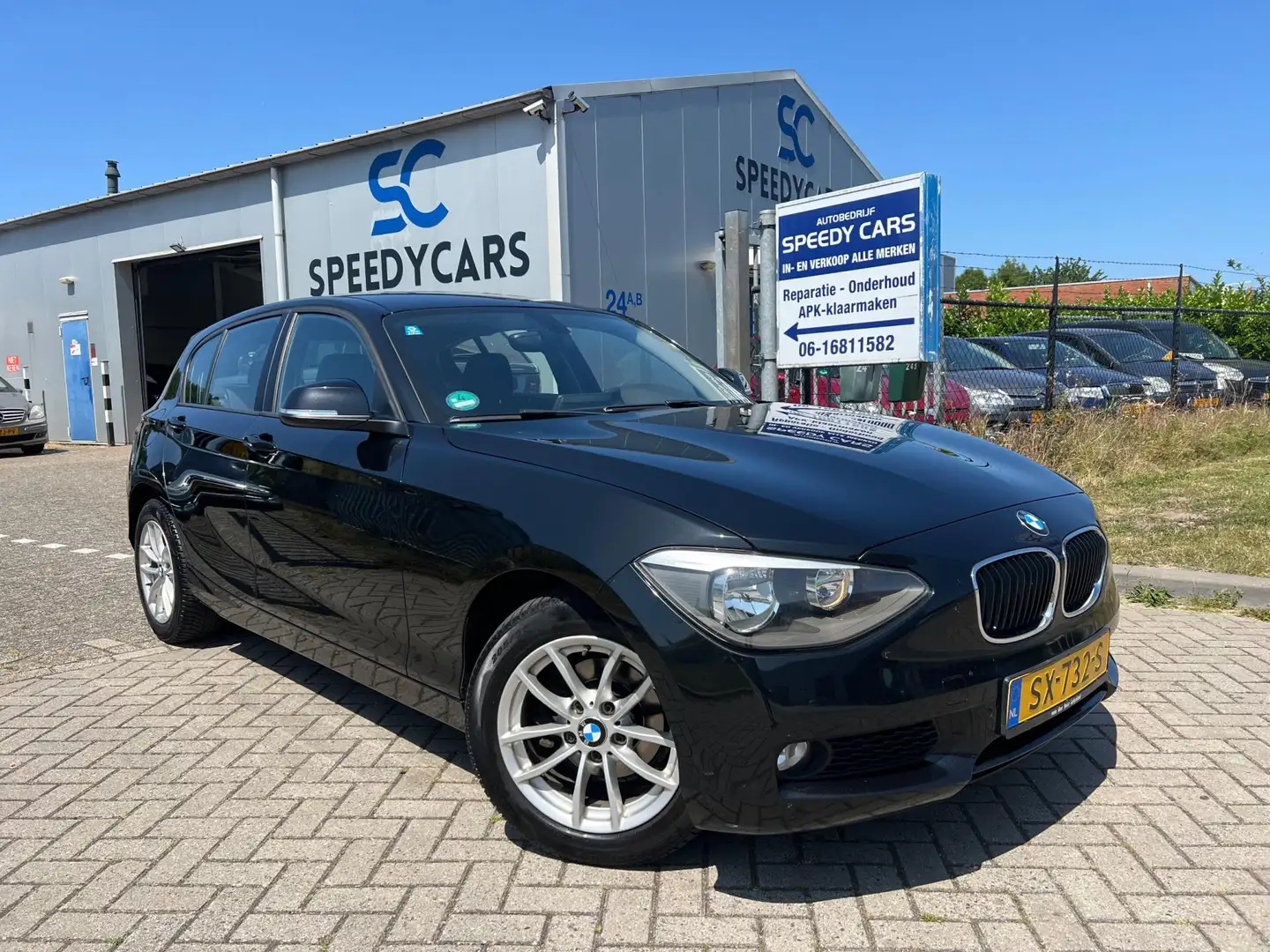 BMW 116 1-serie 116d 2014 Automaat Navi Cruise PDC 5DRS Zwart - 1