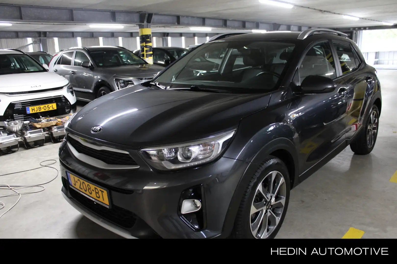 Kia Stonic 1.0 T-GDi DynamicLine | Navigatie | Camera | Apple Grau - 1