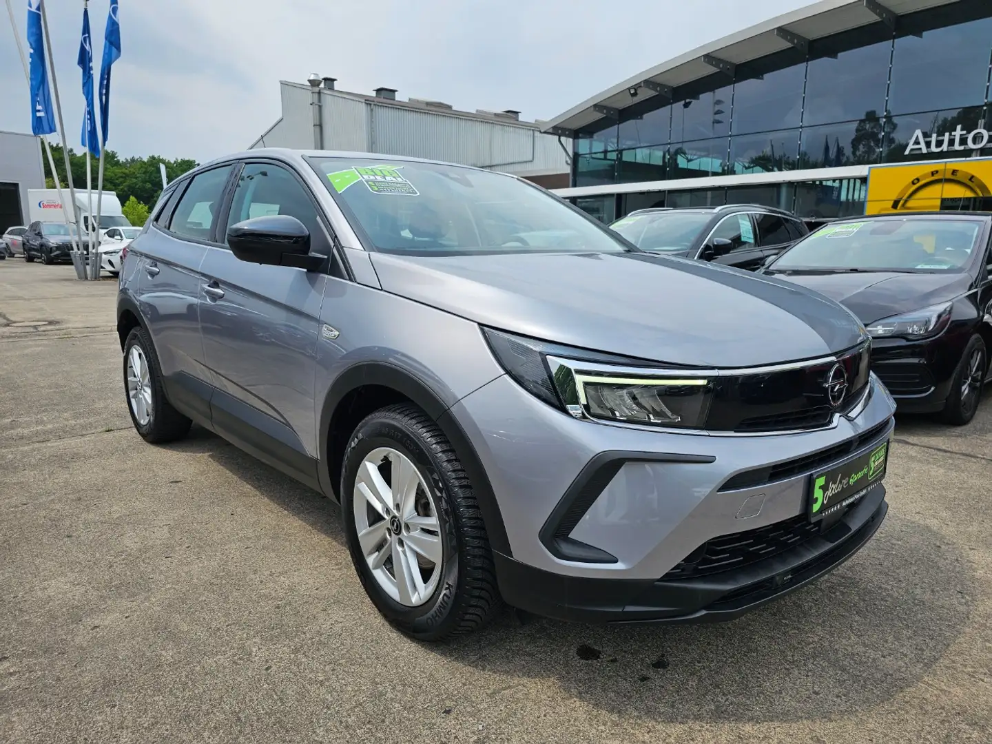 Opel Grandland 1.2 Turbo Inspektionspaket BigDeal! Stříbrná - 2