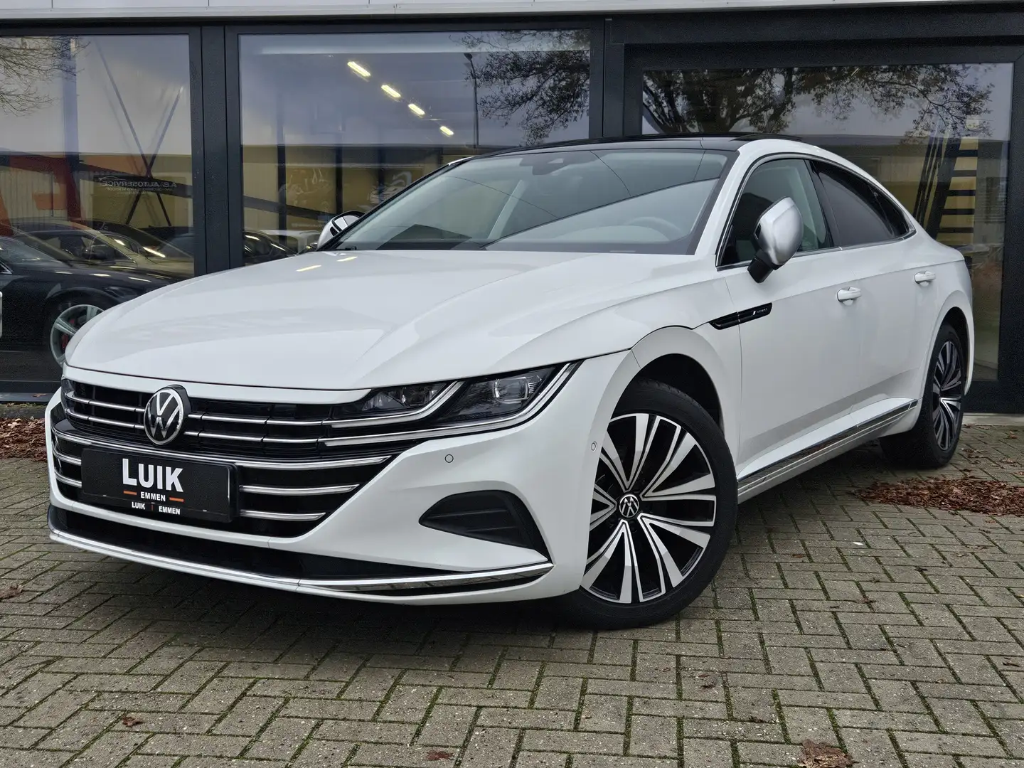 Volkswagen Arteon 1.4 TSI eHybrid Business+ + PANO DAK + MASSAGE + L Wit - 1