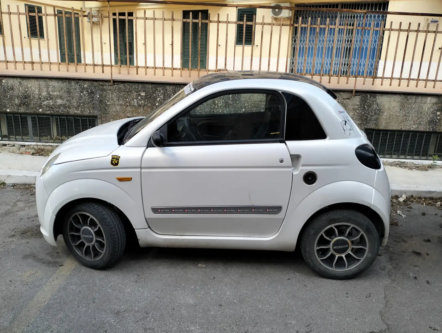 Ligier Білий - 1