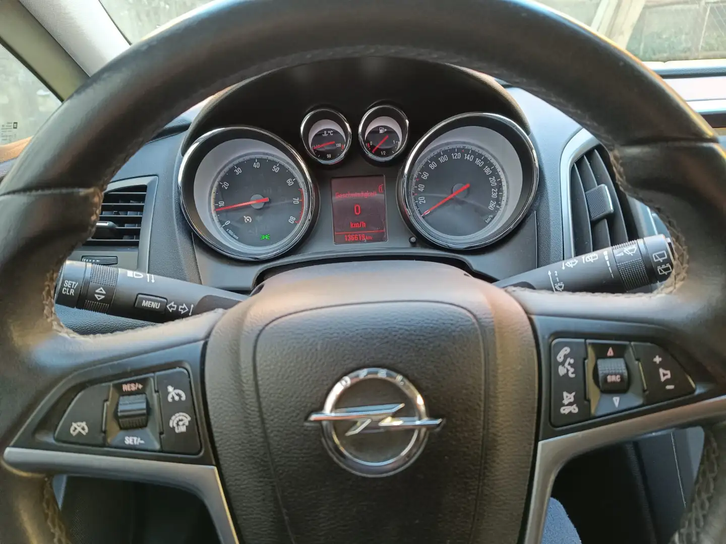 Opel Astra Opel Astra J GTC Gelb - 2