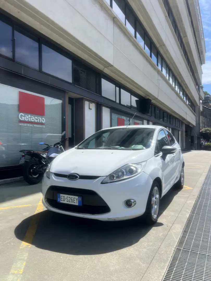 Ford Fiesta 5p 1.4 tdci Titanium - 1
