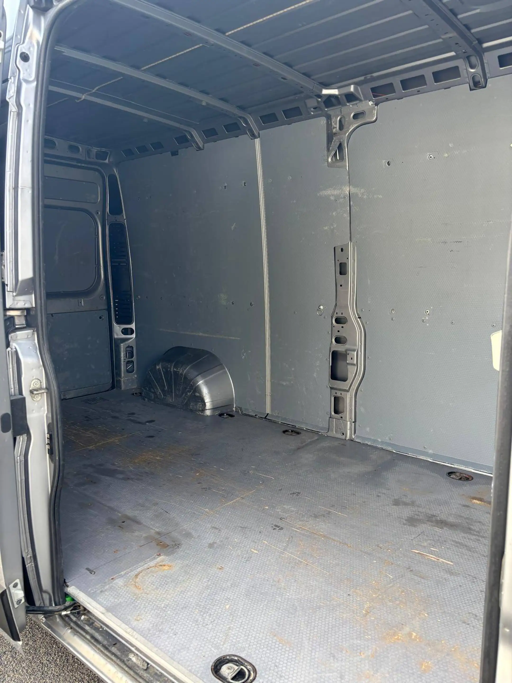 Peugeot Boxer 2.2 BlueHDi L3H2 | 14O CV — photo 9