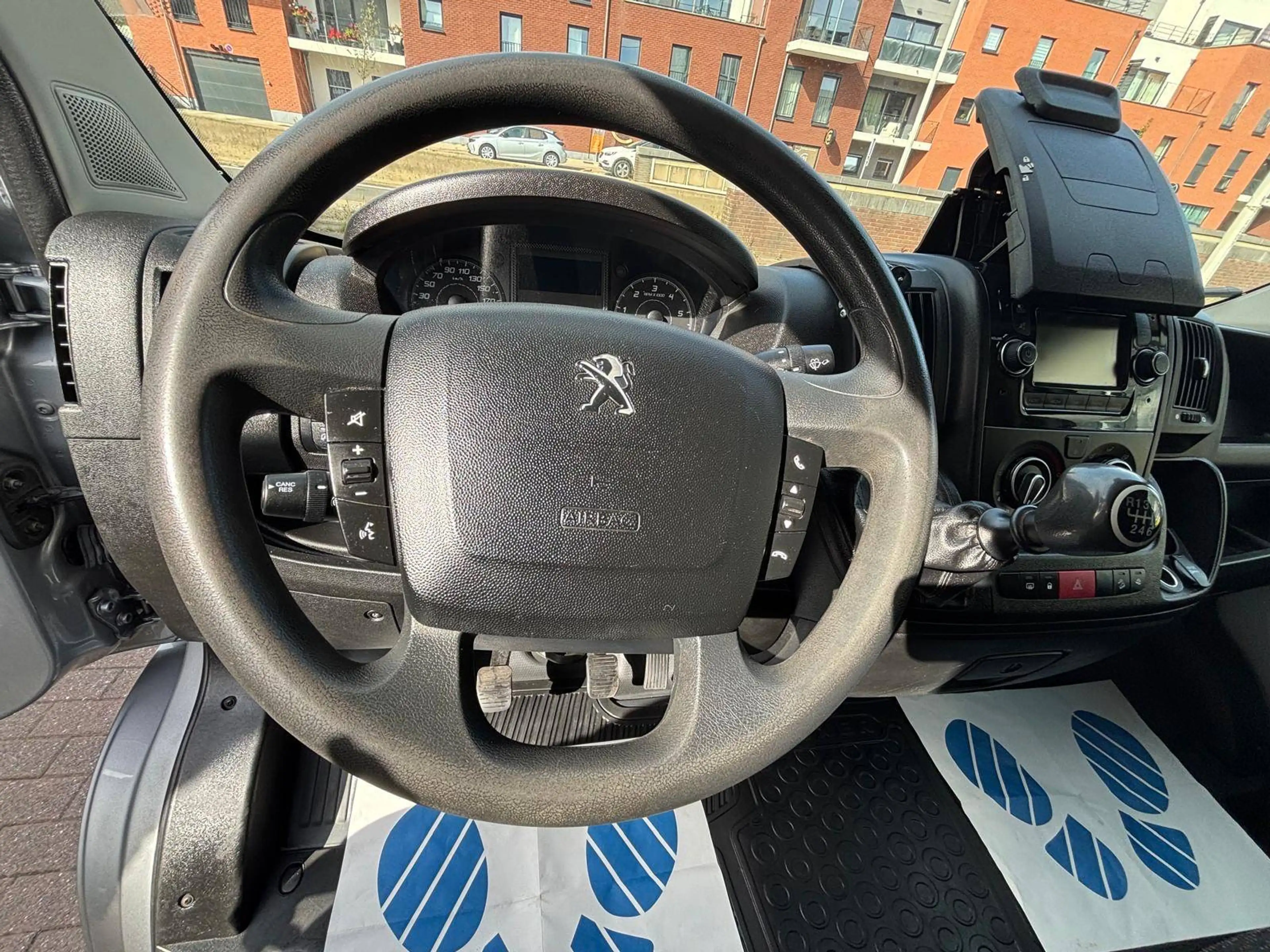 Peugeot Boxer 2.2 BlueHDi L3H2 | 14O CV — photo 15