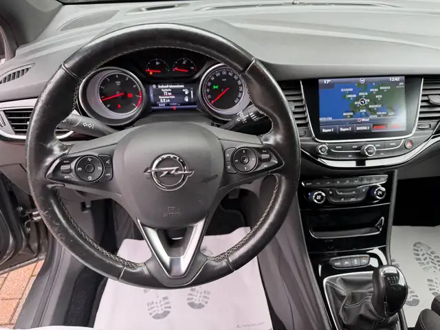 Opel Astra view 13