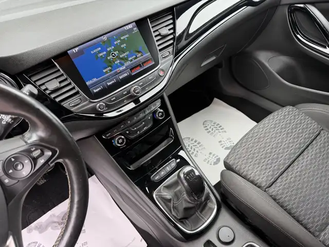 Opel Astra view 14