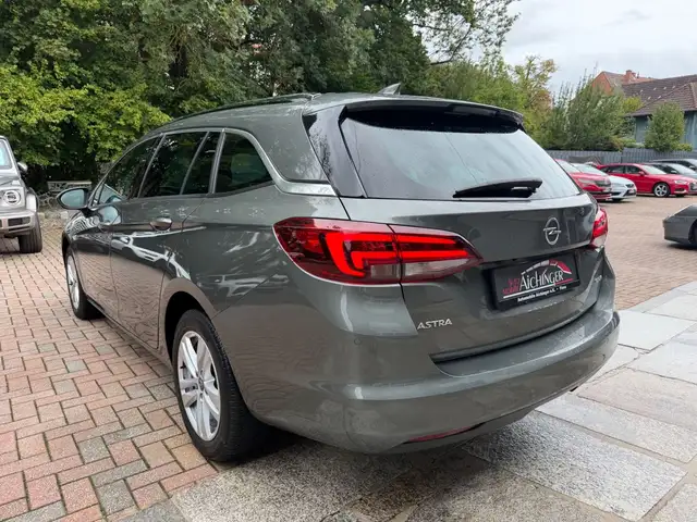 Opel Astra view 7