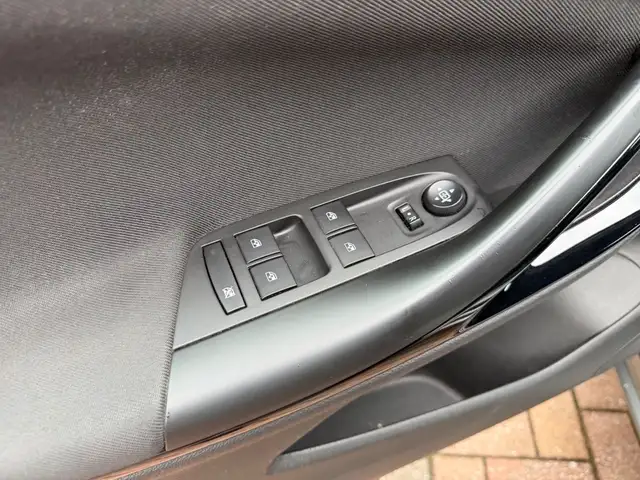 Opel Astra view 12