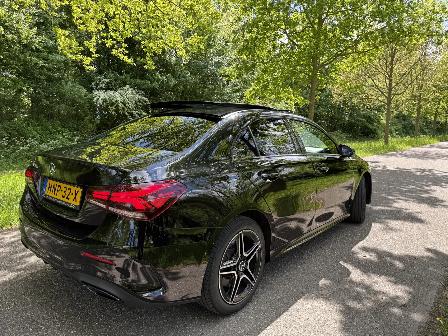Mercedes-Benz A 250 Premium Plus AMG Styling Negro - 2