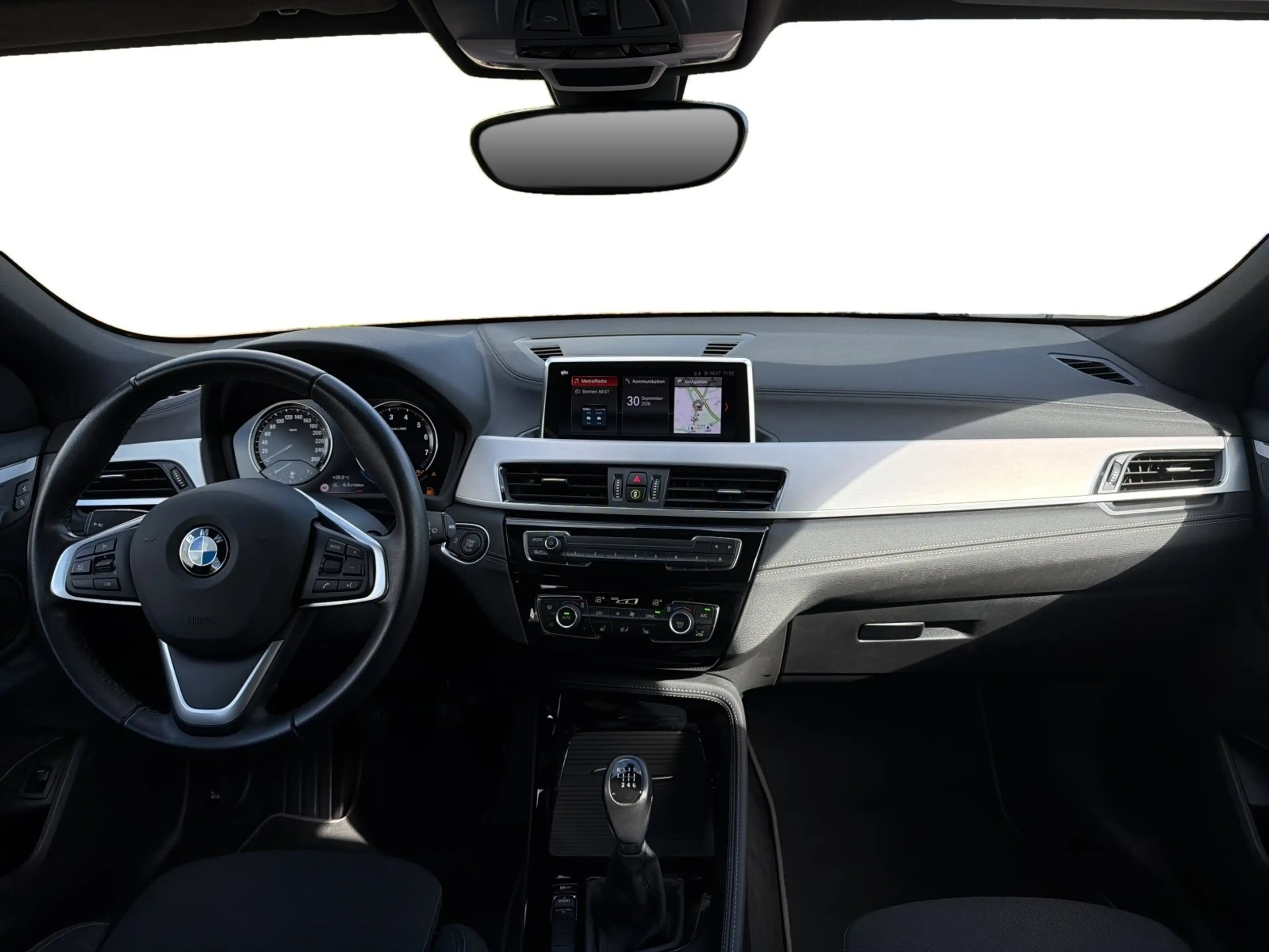 BMW X2 sDrive18i — photo 11