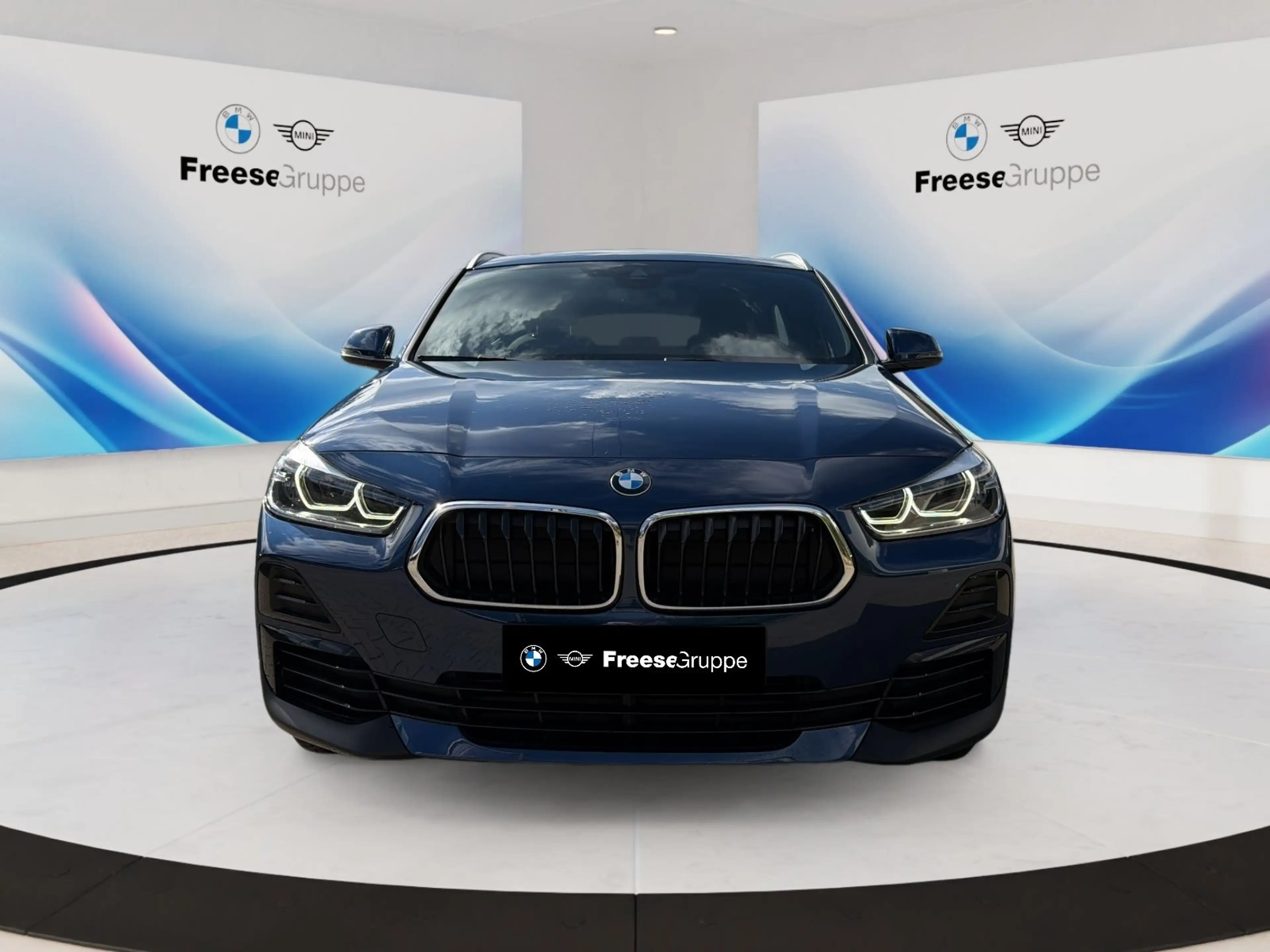 BMW X2 sDrive18i — photo 2