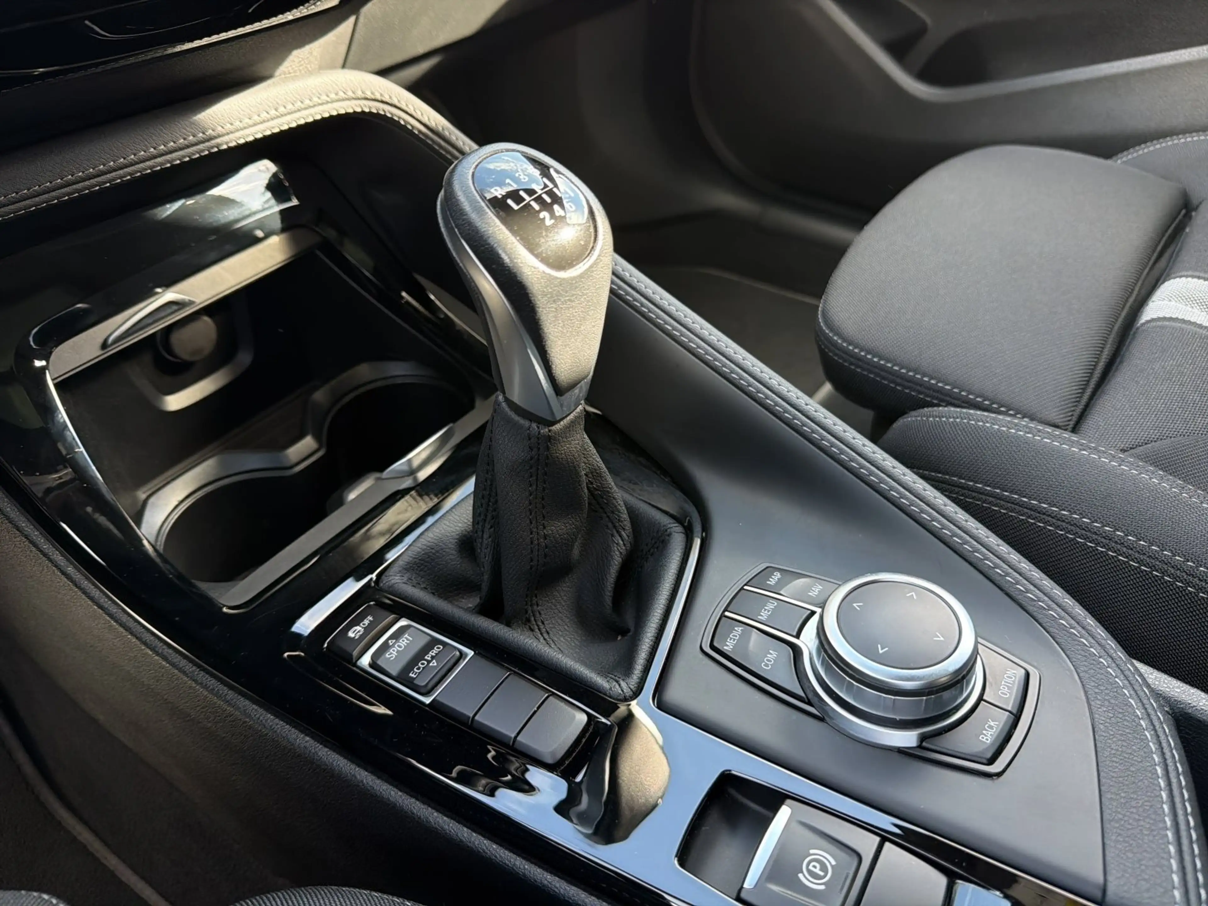 BMW X2 sDrive18i — photo 13