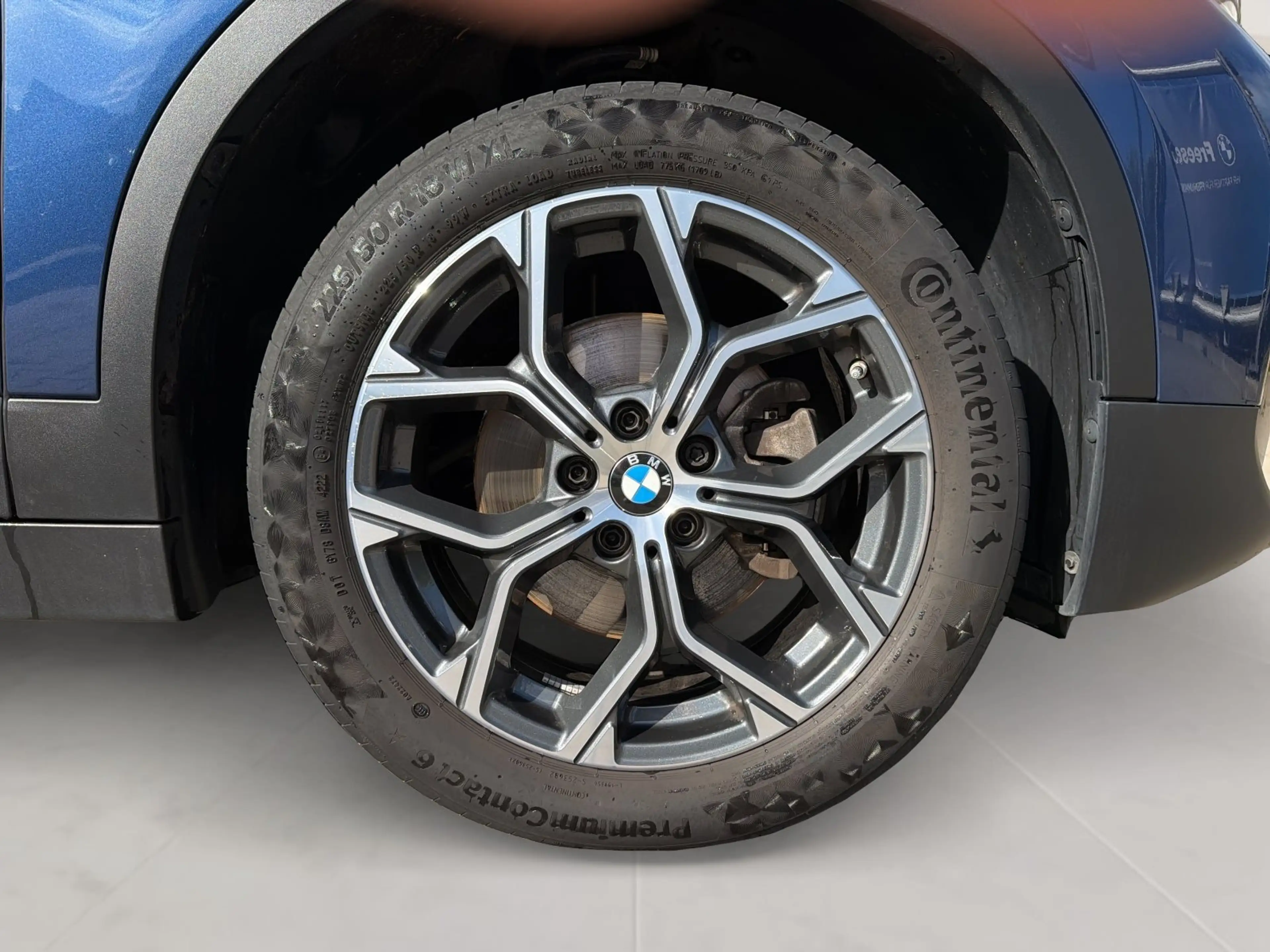 BMW X2 sDrive18i — photo 9