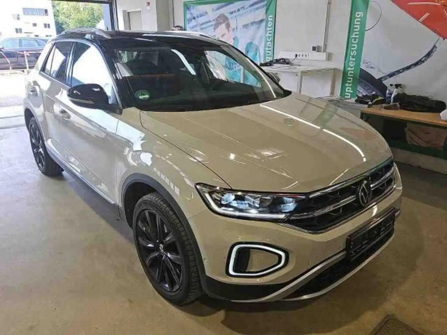Volkswagen T-Roc Style 1.5 TSI DSG LED+ NAVI AHK RFK ACC Grijs - 2