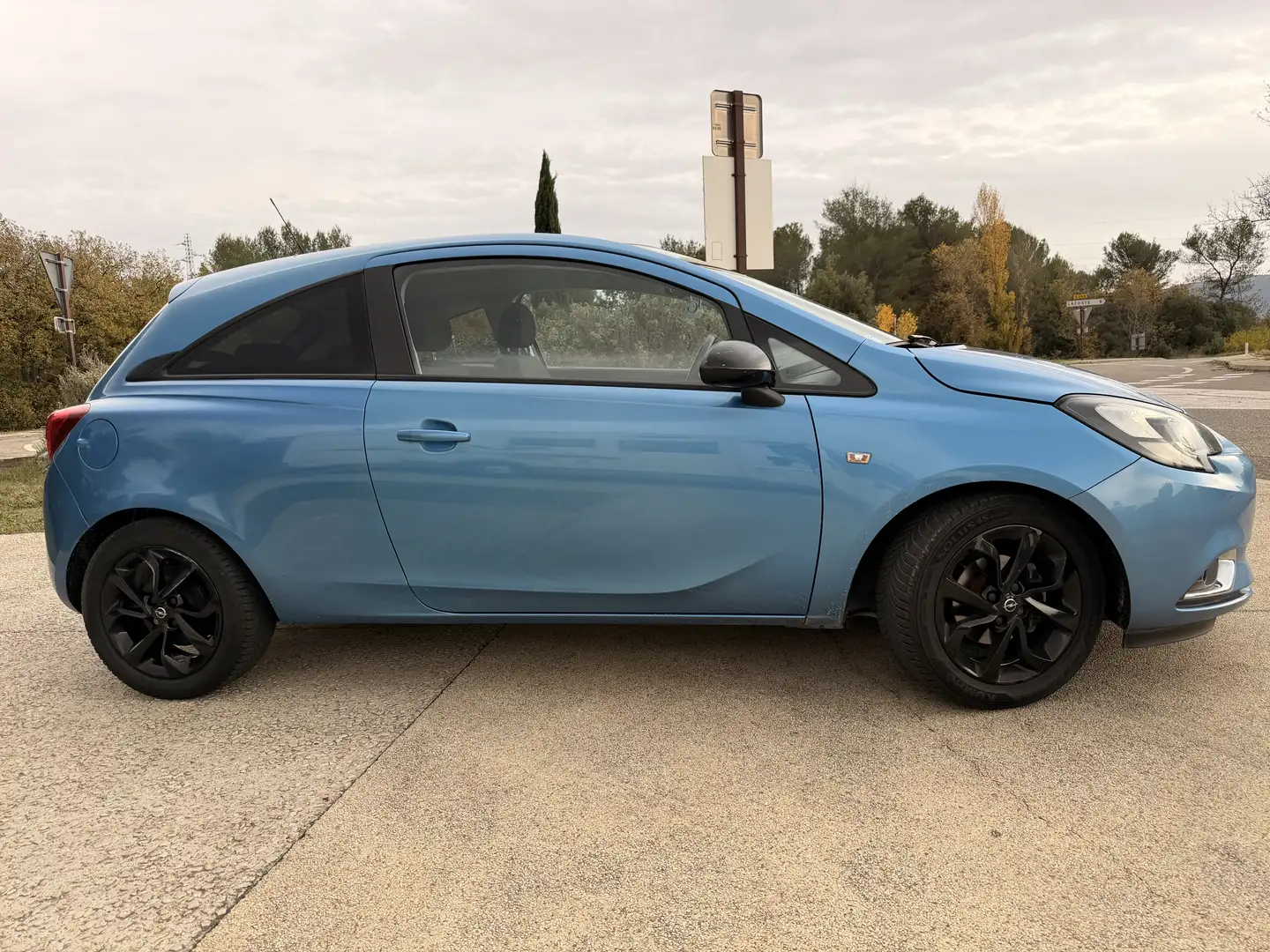 Opel Corsa Corsa 1.4 90 ch Color Edition - 1
