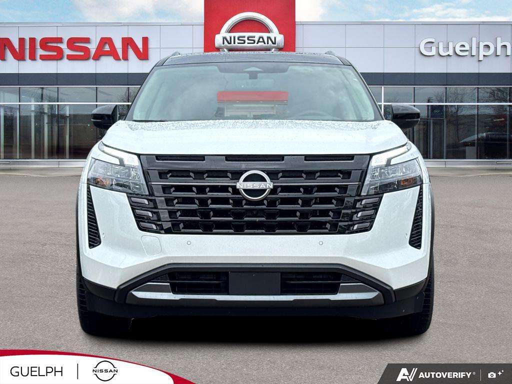 2tone Whit 2026 Nissan Pathfinder SUV / Crossover All-Wheel Drive Automatic