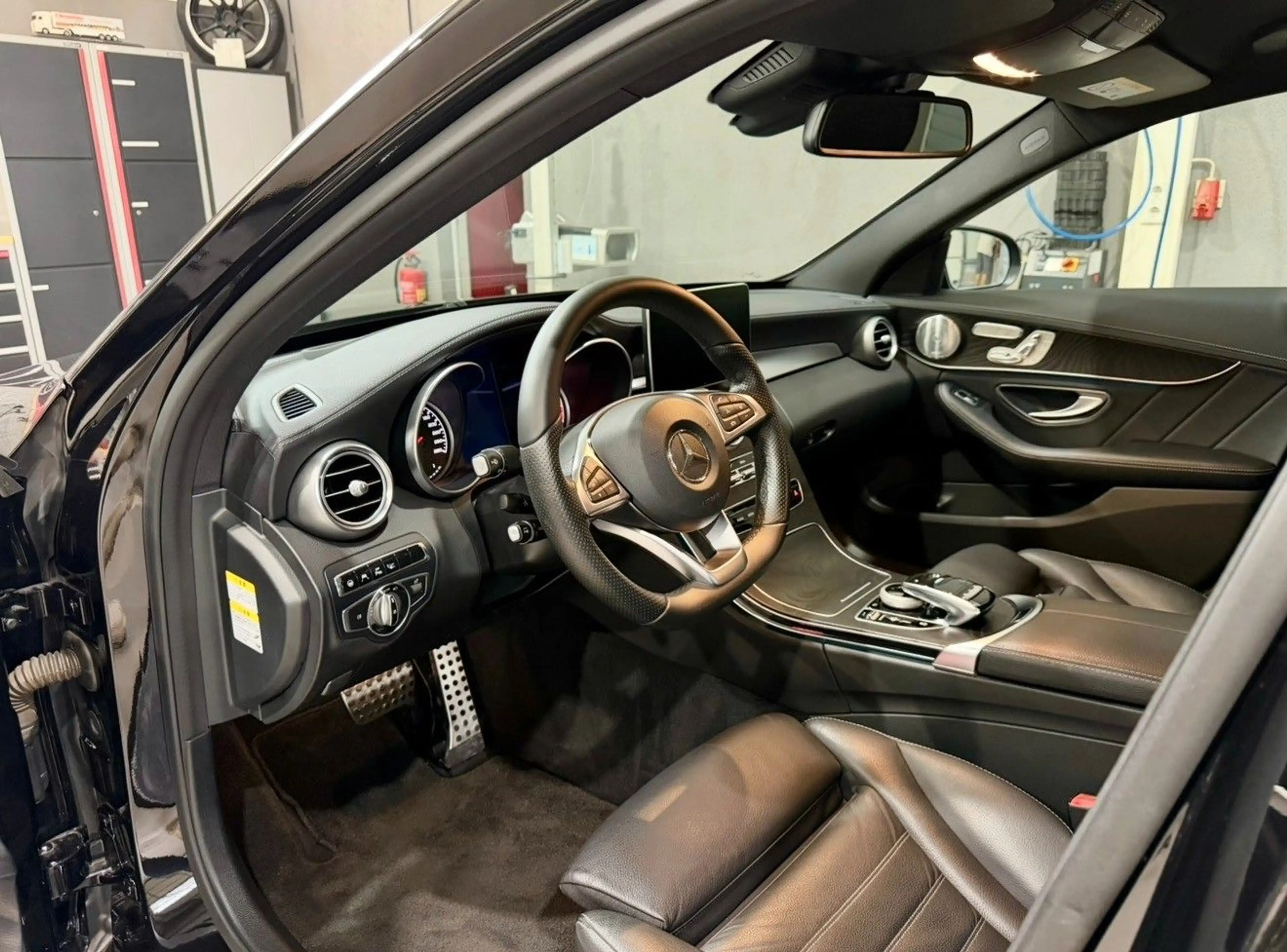 Mercedes-Benz C 450 — photo 15