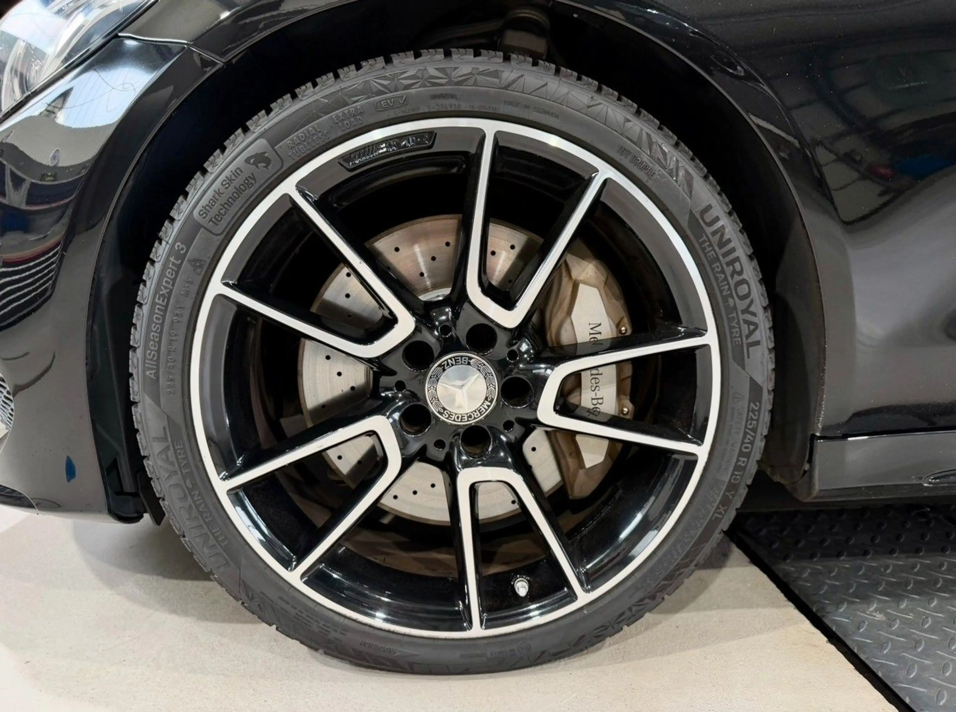 Mercedes-Benz C 450 — photo 14