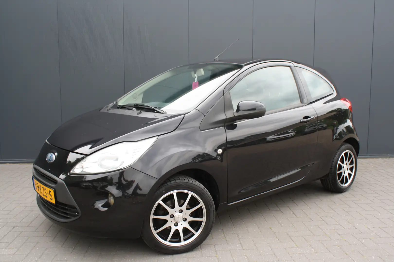 Ford Ka/Ka+ 1.2 Titanium - AIRCO - RIJKLAAR INCL DISTR. RIEM Zwart - 2