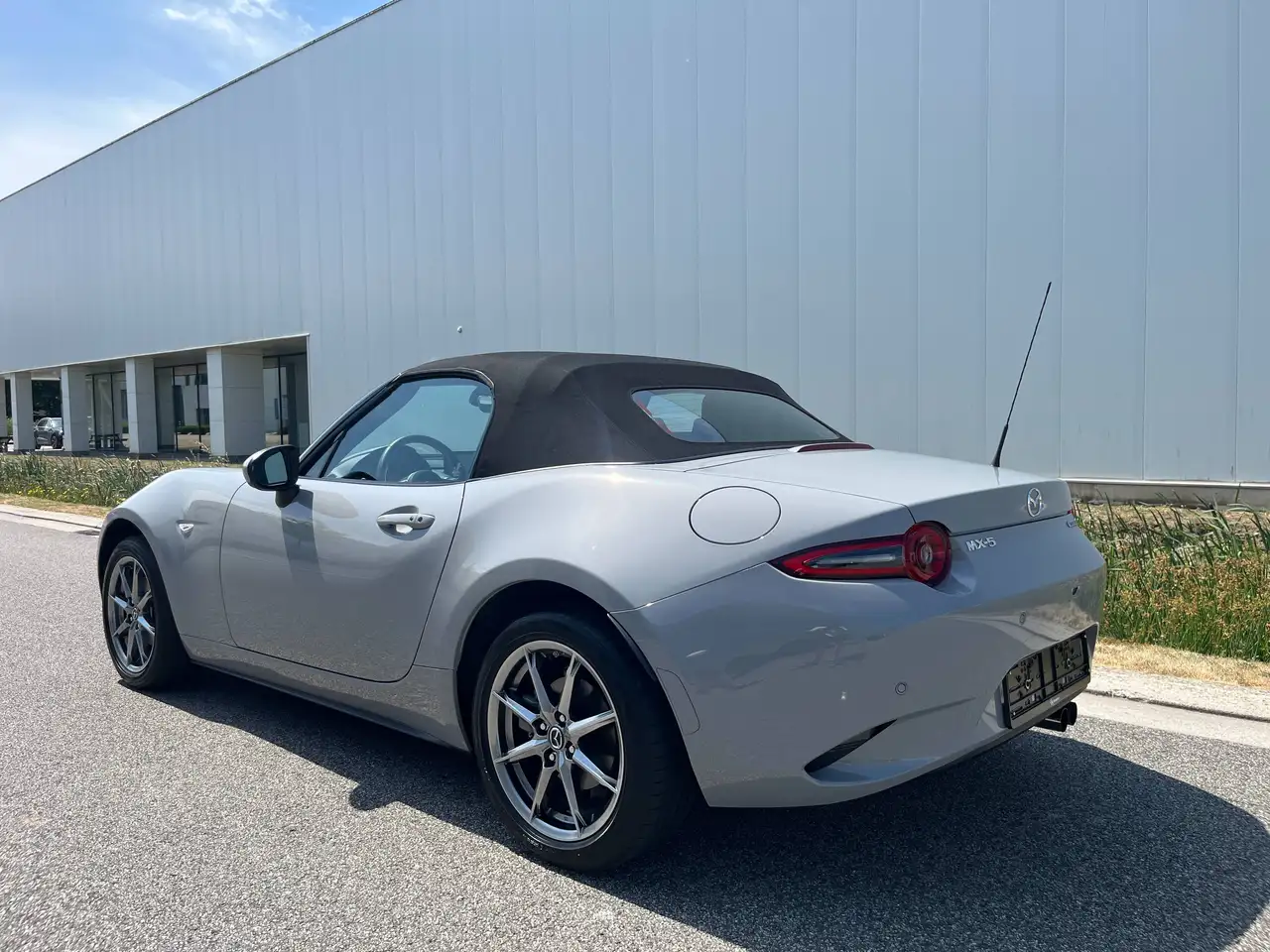 Mazda MX-5 1.5i / Bose / Leder / Camera / 4.989 km / Aero Gray /, миниатюра 19