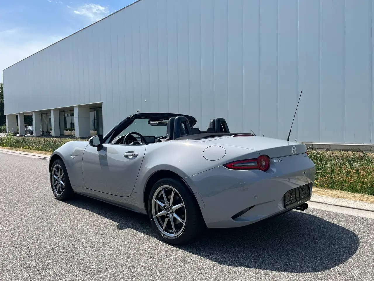 Mazda MX-5 1.5i / Bose / Leder / Camera / 4.989 km / Aero Gray /, миниатюра 18