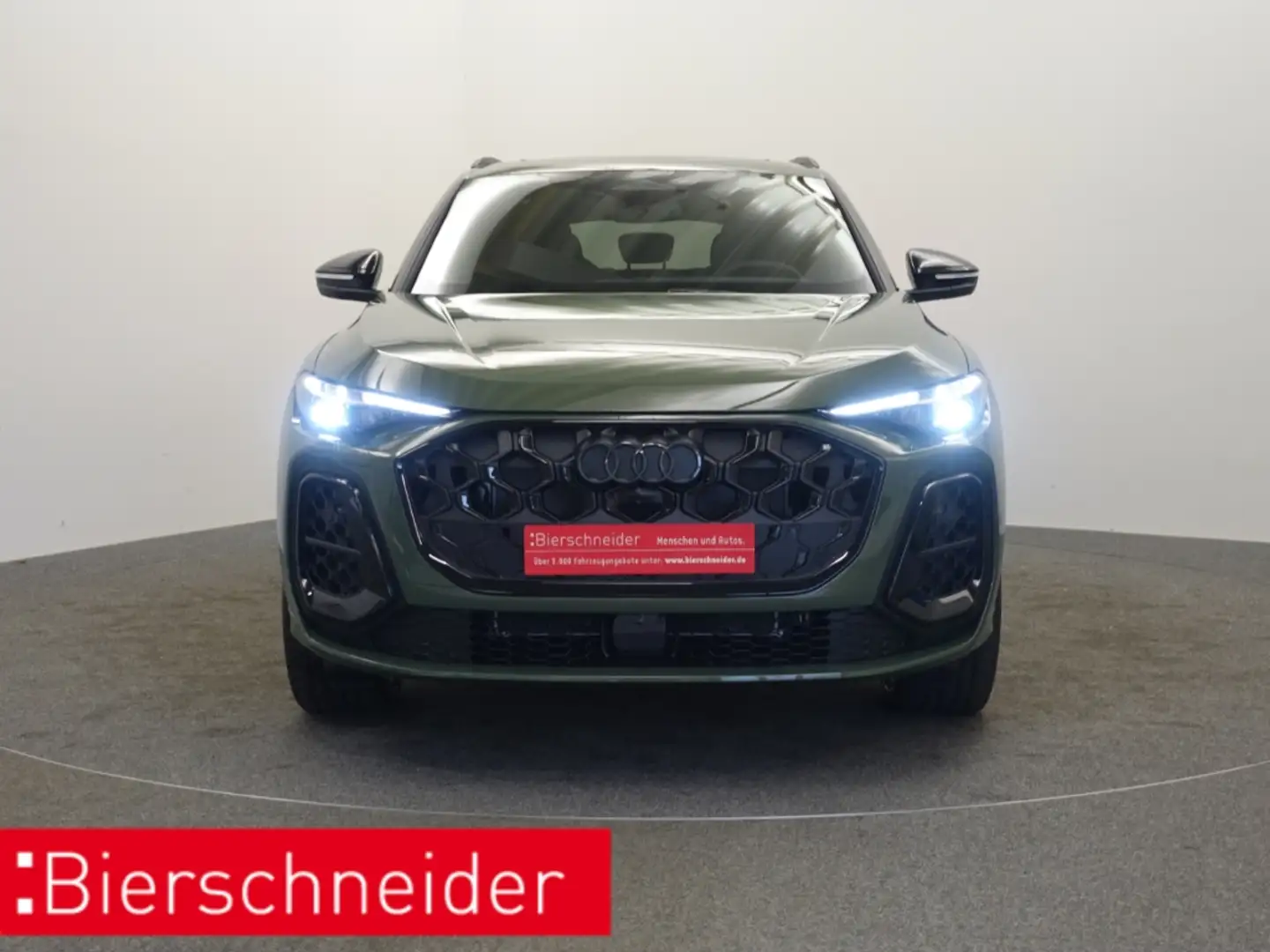 Audi Q5 SUV TFSI qu. S tronic line PANO AHK TECHPLUS PLUS Grün - 2