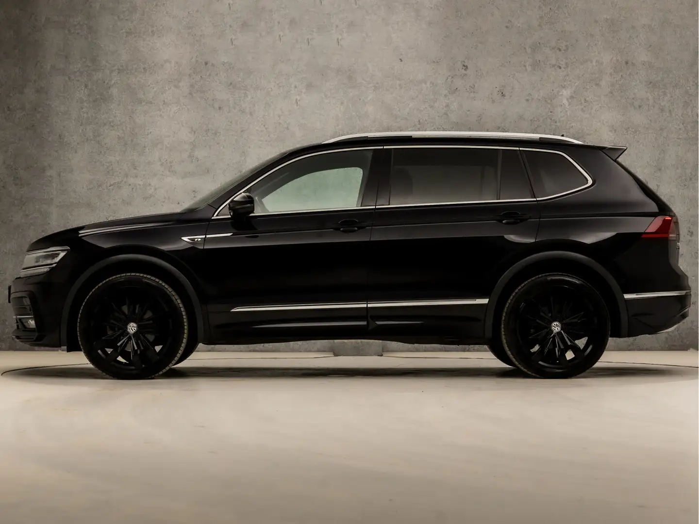 Volkswagen Tiguan Allspace 1.5 TSI R-Line Sport 7 Persoons 150Pk Automaat (PA Zwart - 2