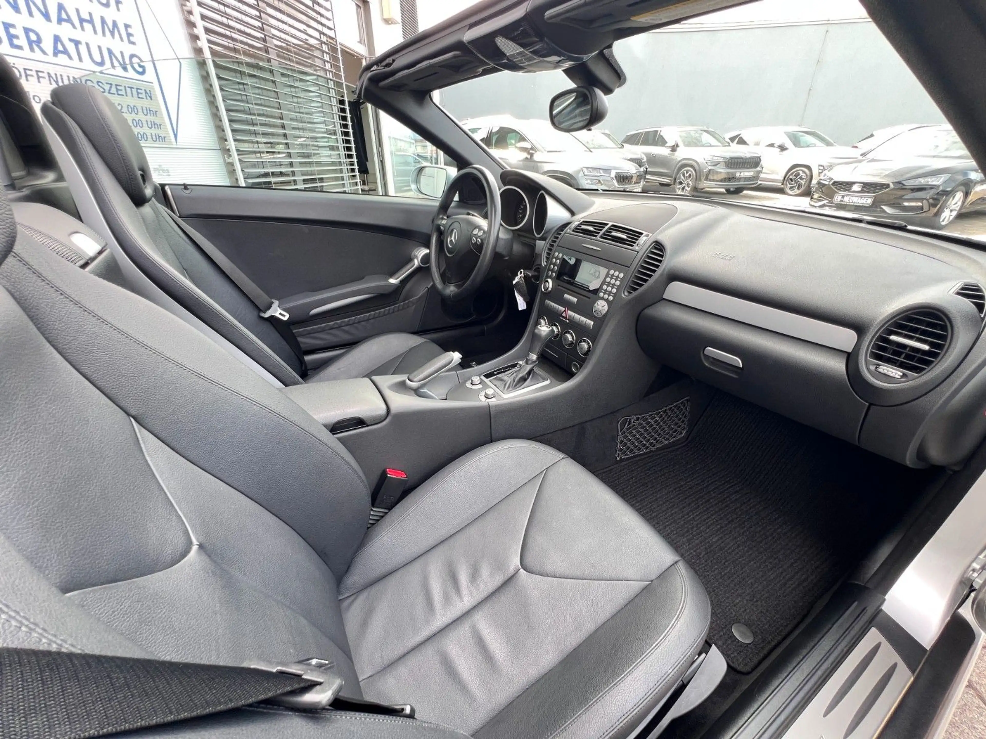 Mercedes-Benz SLK 200 Kompressor Aut. SCHECKH. SHZ LEDER PDC — photo 8