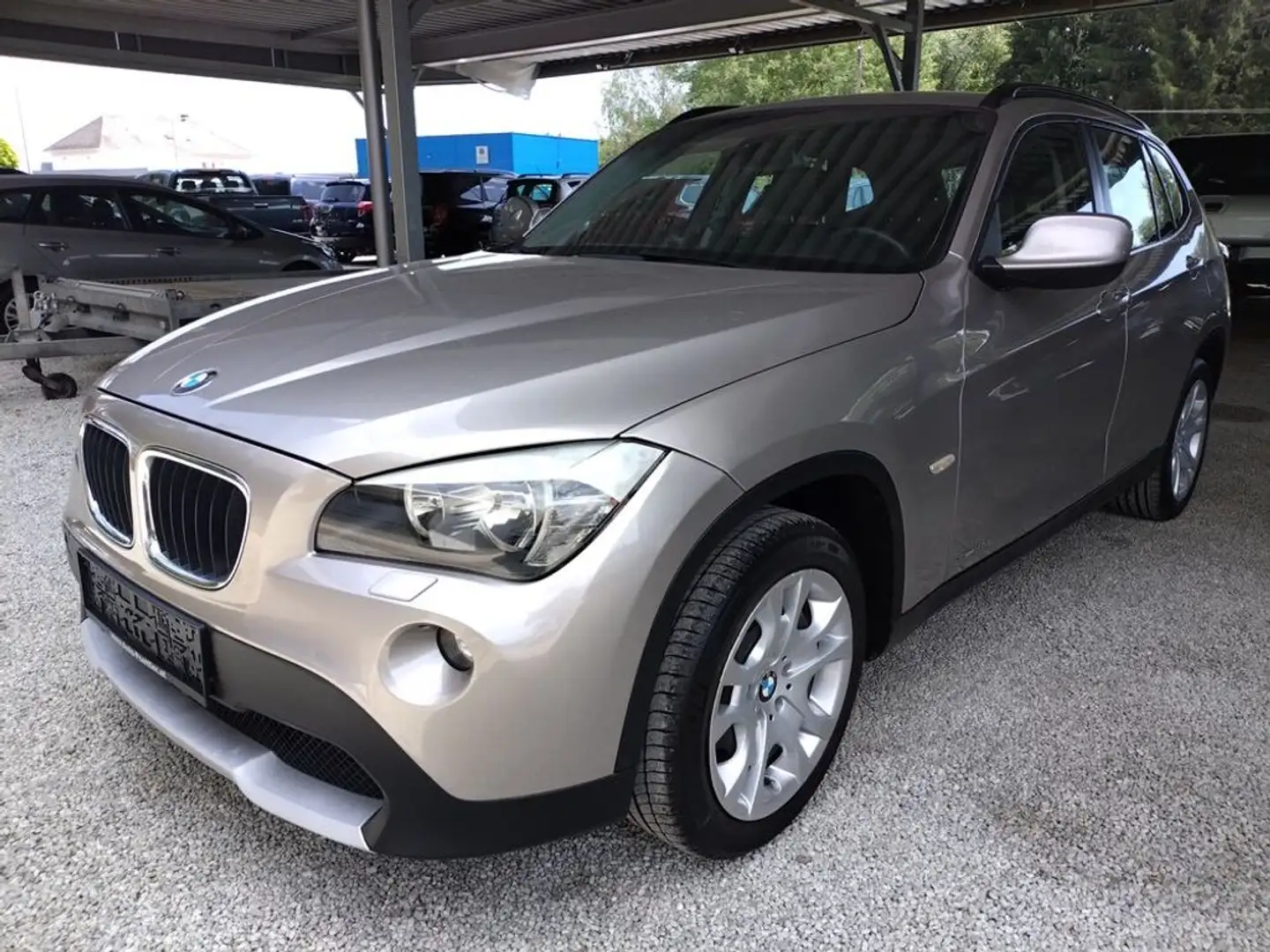 BMW X1 xDrive 18d ! Serviceheft/2.Besitz! Silber - 1