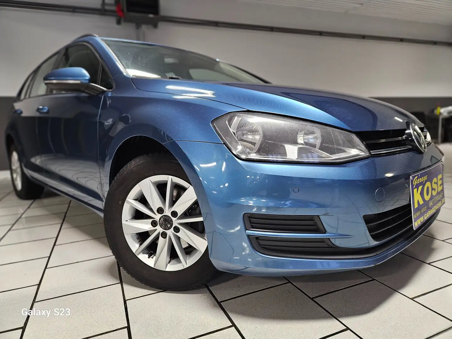 Volkswagen Golf 1.6 CR TDi//CLIMATISATION//NAVIGATION//CAR-PASS Bleu - 2