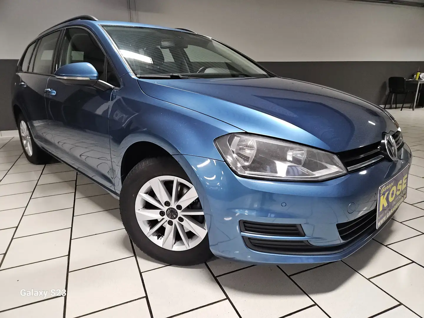 Volkswagen Golf 1.6 CR TDi//CLIMATISATION//NAVIGATION//CAR-PASS Bleu - 1