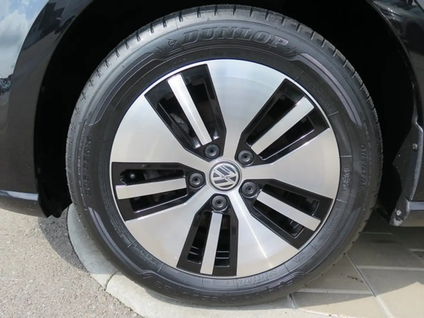 Volkswagen Golf VII E-GOLF 35,8kWh*APP*PDC*NAVI*TEL* Klima Navi Negro - 2