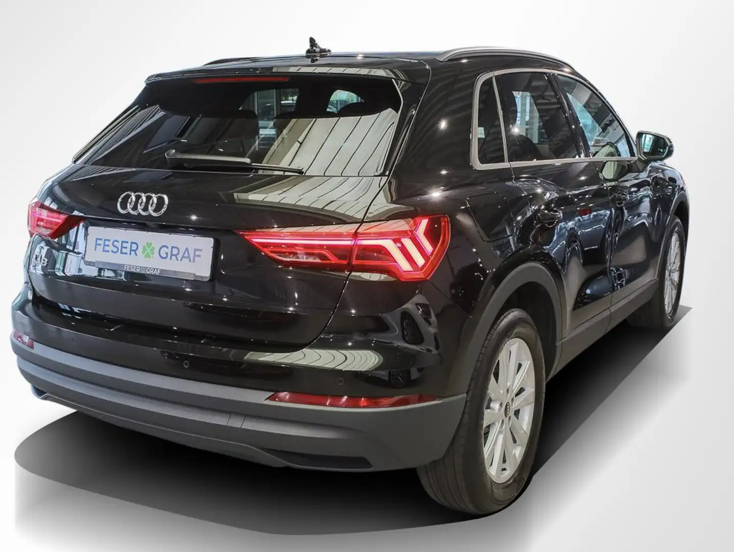 Audi Q3 45 TFSIe S line Int. AHK LED Navi RüKa Sitzh. Schwarz - 2