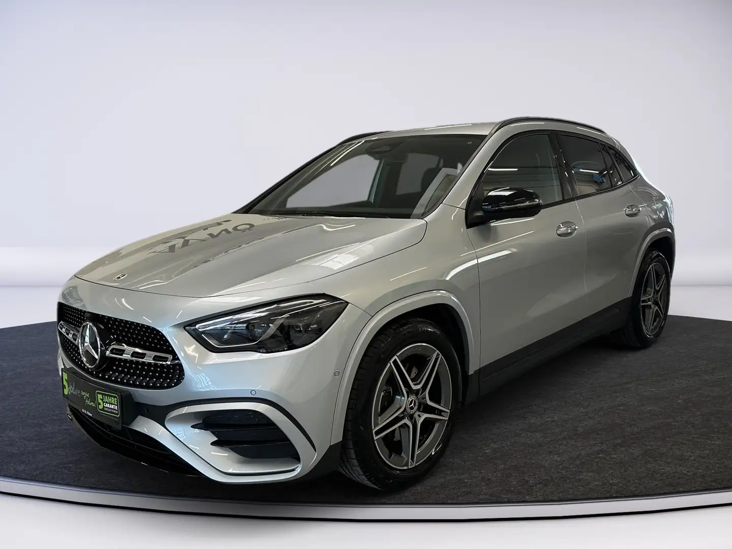 Mercedes-Benz GLA 180 AMG LINE MULTIBEAM LENKRANDHEIZUNG Silber - 2