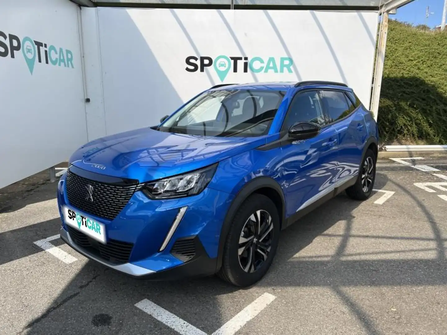 Peugeot 2008 1.2 PureTech 100ch S\u0026S Allure Pack Bleu - 1